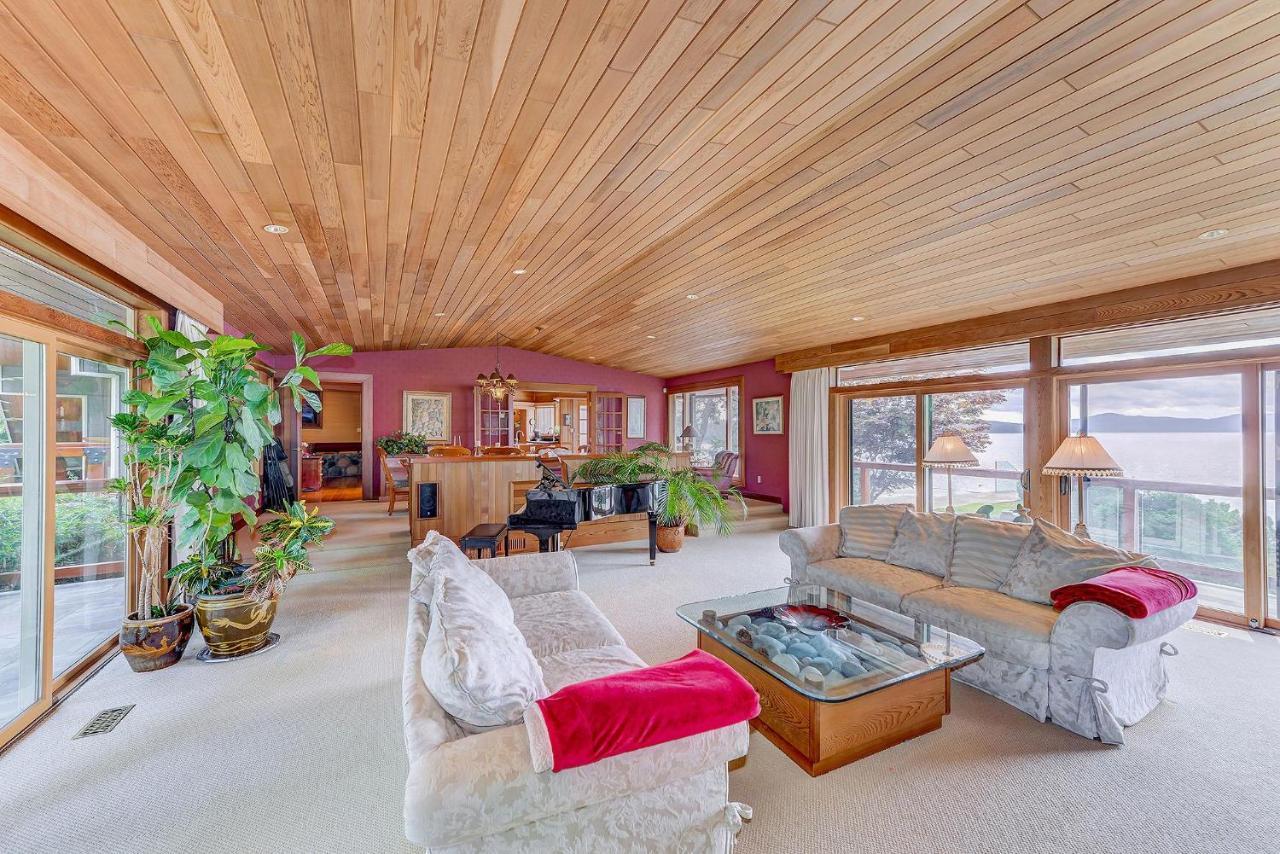 Oceanside Lodge Saanich Inlet North Saanich Εξωτερικό φωτογραφία