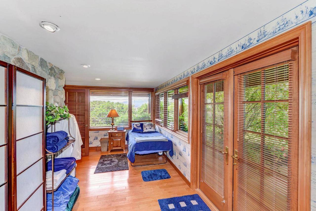 Oceanside Lodge Saanich Inlet North Saanich Εξωτερικό φωτογραφία